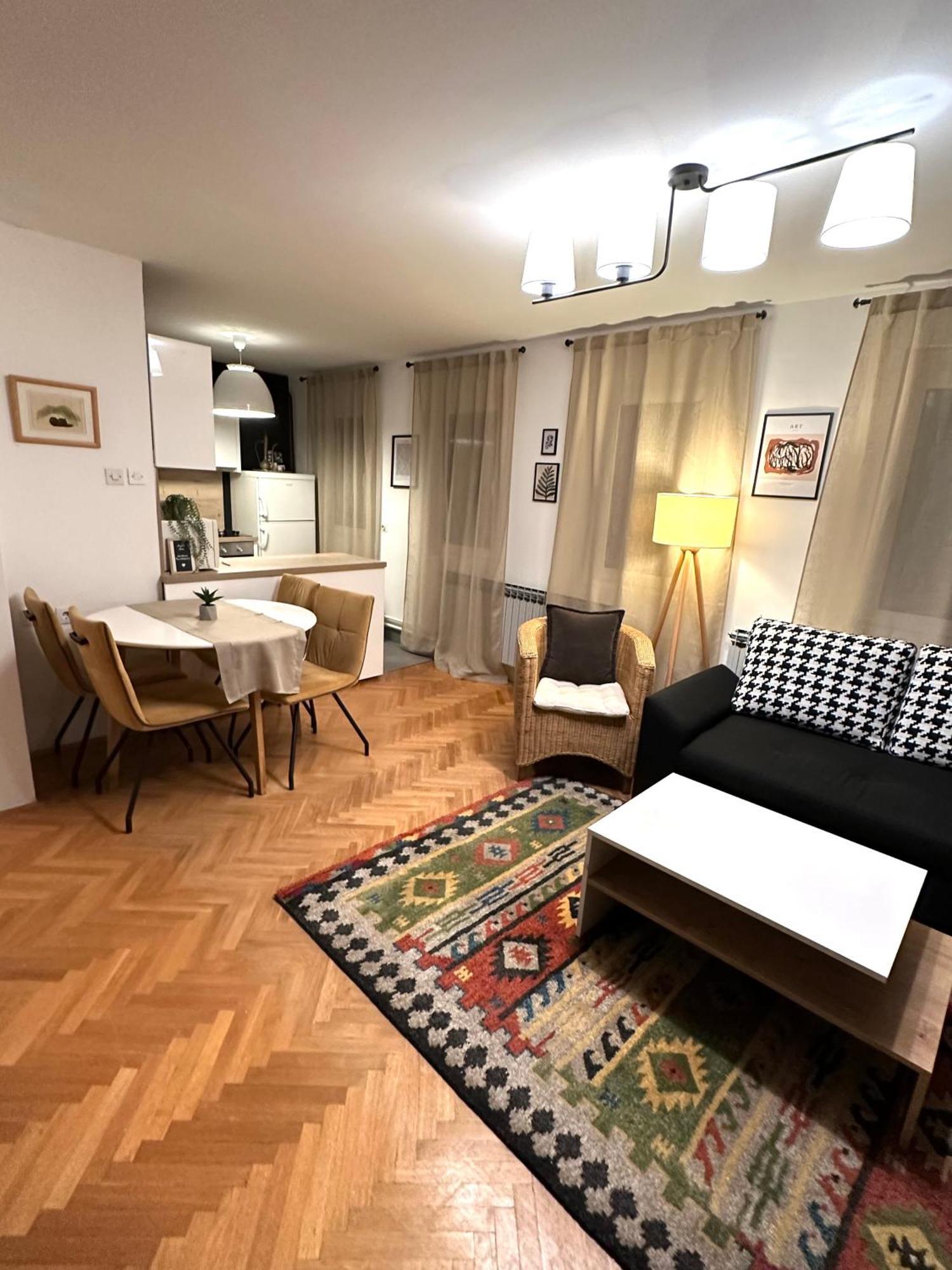Layla'S Home Free Parking Sarajevo Luaran gambar