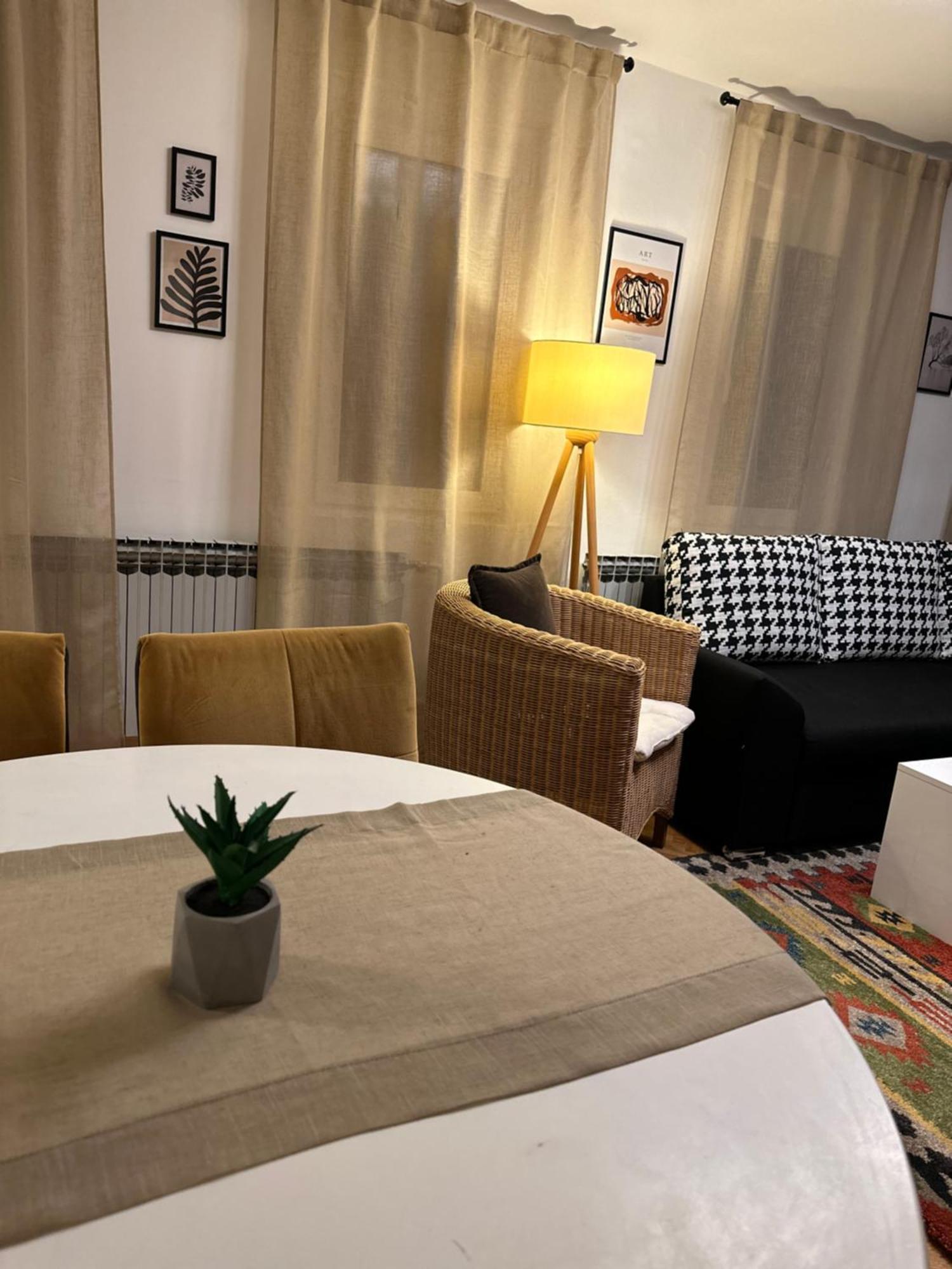 Layla'S Home Free Parking Sarajevo Luaran gambar