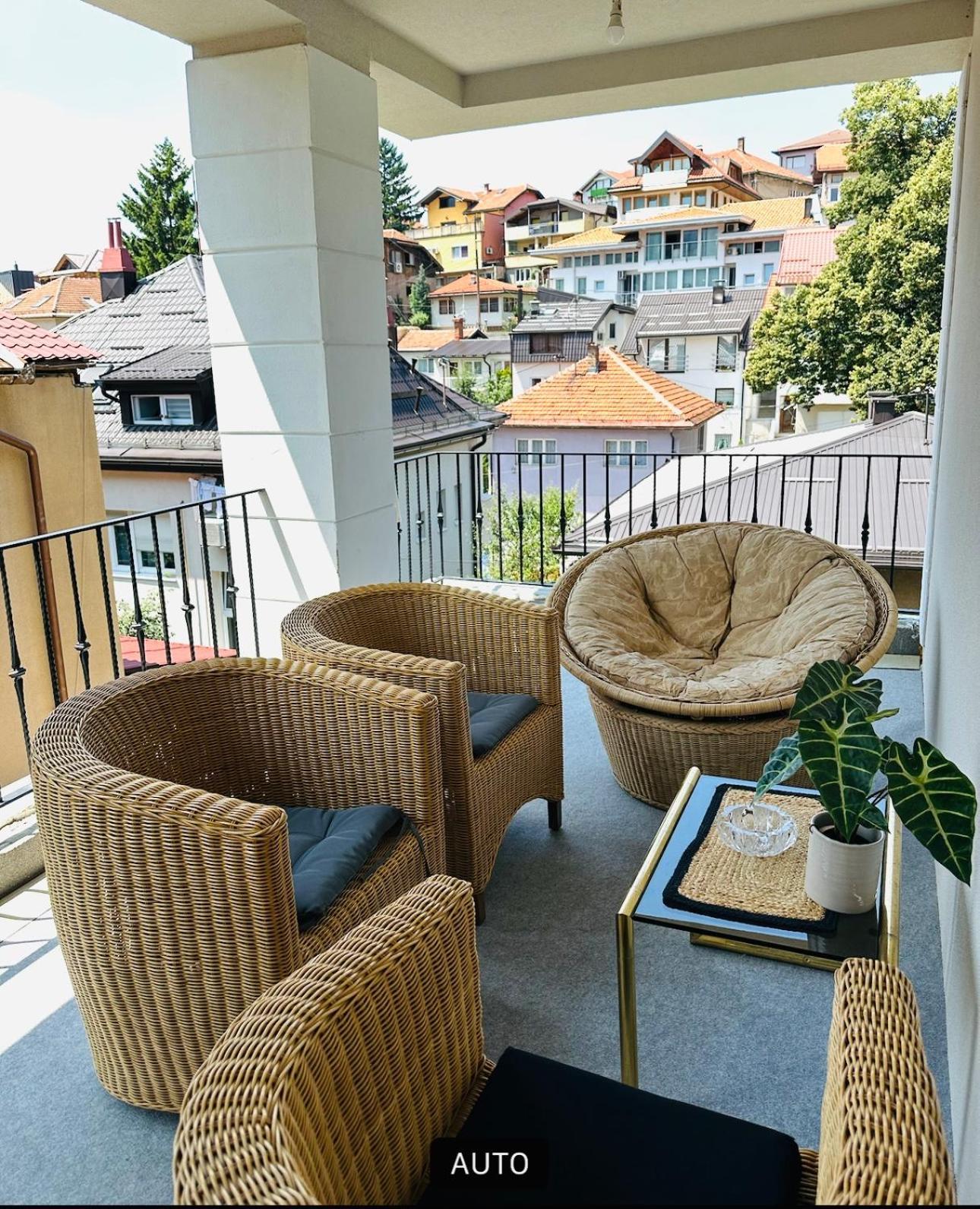 Layla'S Home Free Parking Sarajevo Luaran gambar